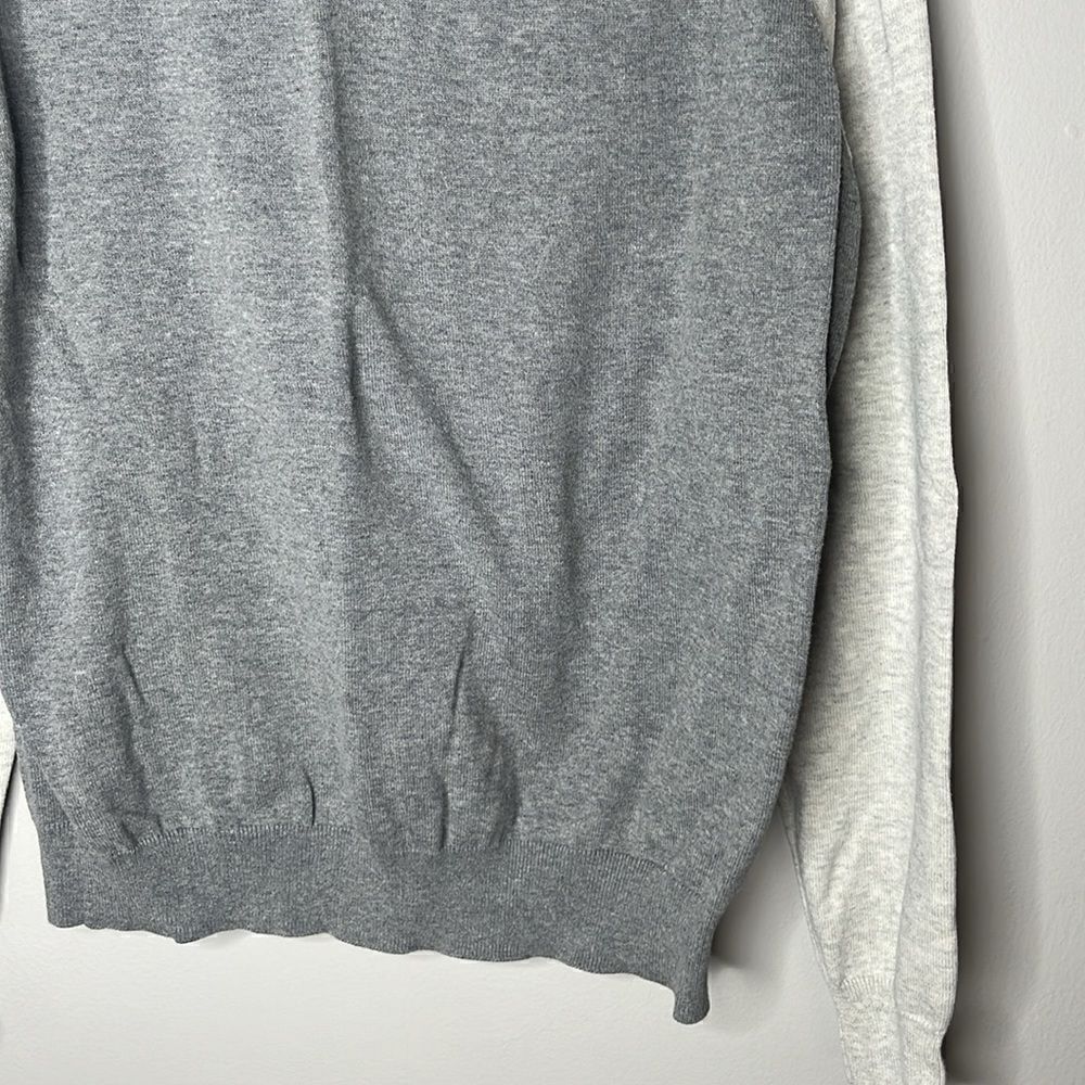 Men’s Large JCrew Grey Navy Colorblock Sweater - Picture 5 of 5